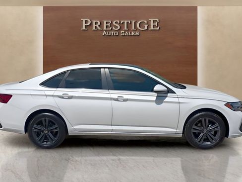 Used 2023 Volkswagen Jetta SE FWD image 30