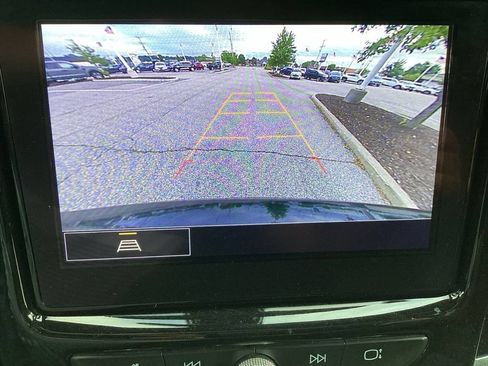 Used 2023 Chevrolet Traverse LT AWD/4WD image 19
