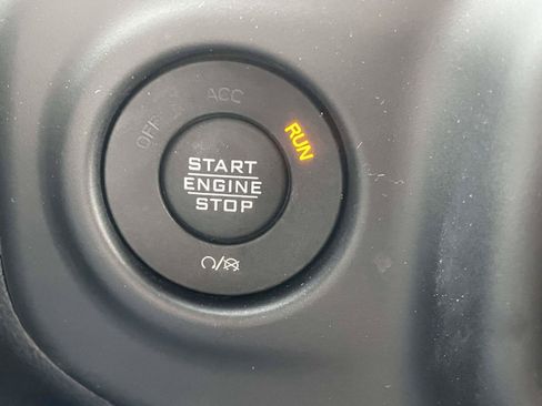 Used 2023 Jeep Gladiator Sport AWD/4WD image 15