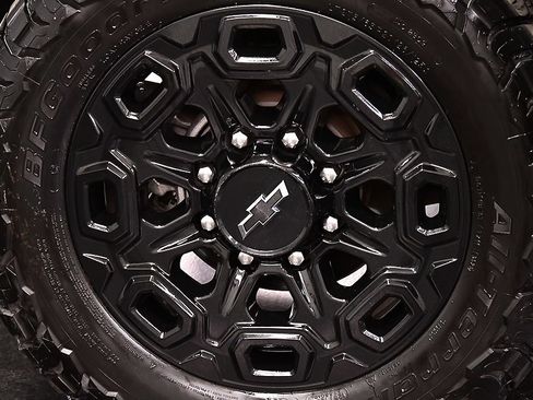 Used 2024 Chevrolet Silverado 2500 LT w/ All Star Edition AWD/4WD image 9