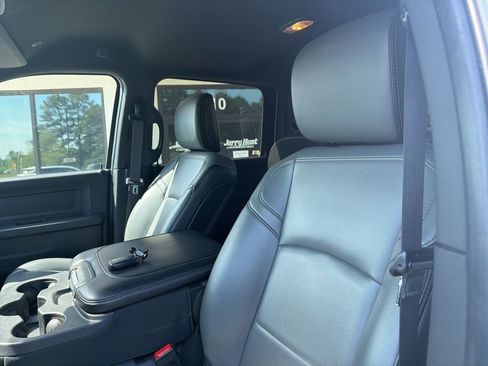 Used 2022 RAM 2500 Tradesman w/ Chrome Appearance Group image 3