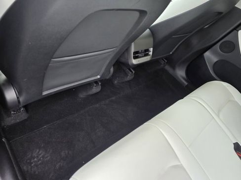 Used 2021 Tesla Model Y Long Range image 33