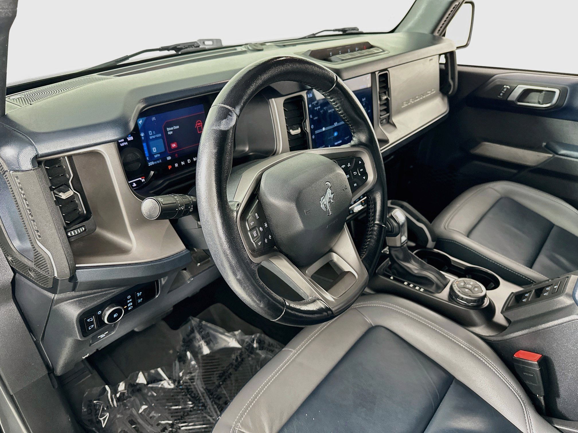 Used 2023 Ford Bronco Outer Banks w/ Sasquatch Package AWD/4WD image 9