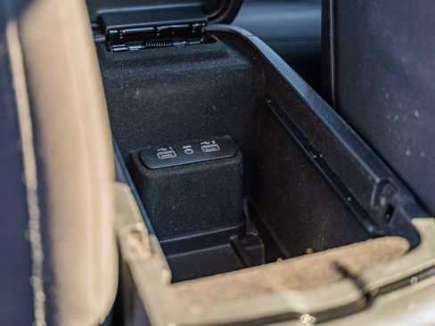 Used 2019 Dodge Charger SXT image 13