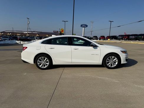 Used 2025 Chevrolet Malibu LT image 3