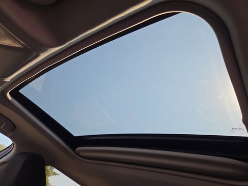 Used 2022 Toyota RAV4 XLE w/ Convenience Package image 23