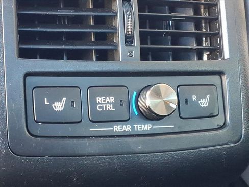 Used 2013 Toyota Avalon Limited image 12