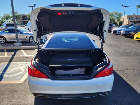 Used 2016 Mercedes-Benz SL 550 w/ Driver Assistance Package image 13