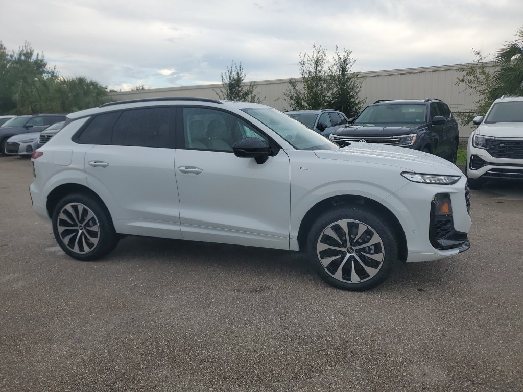 New 2026 Audi Q3 quattro 2.0T AWD/4WD image 4