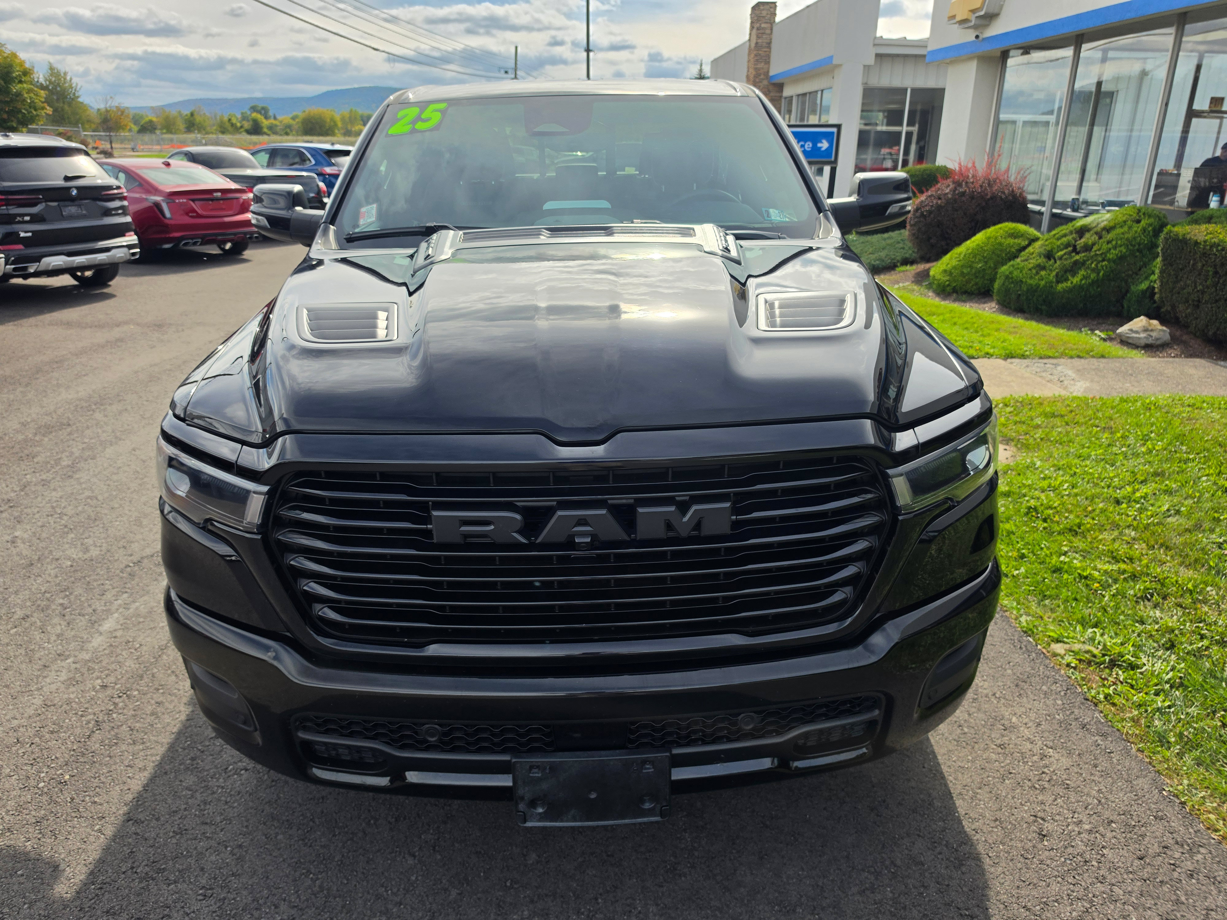 Used 2025 RAM 1500 Laramie w/ Night Edition AWD/4WD image 9