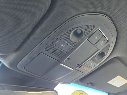 Used 2023 Genesis G70 2.0T image 16