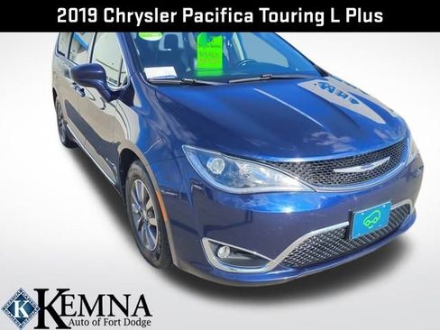 Used 2019 Chrysler Pacifica Touring-L Plus image 14