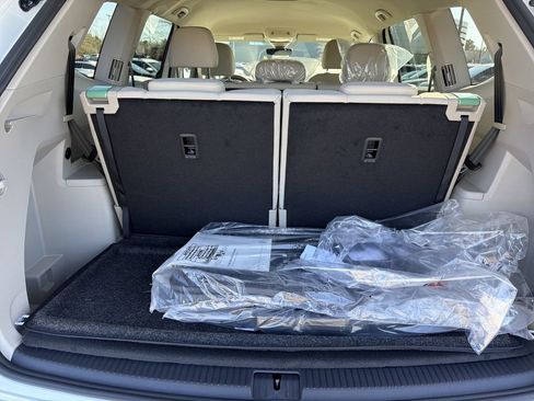 New 2026 Volkswagen Atlas SE image 16