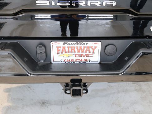 Used 2025 GMC Sierra 1500 Elevation image 30