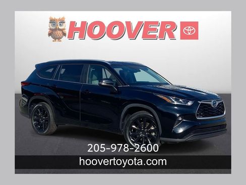 Used 2023 Toyota Highlander Bronze Edition FWD image 1