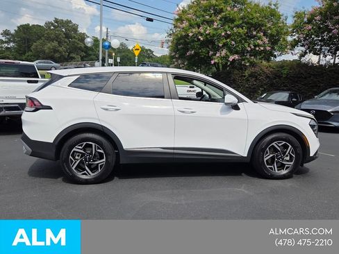 Used 2025 Kia Sportage LX FWD image 13