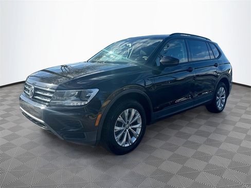 Used 2018 Volkswagen Tiguan S image 4