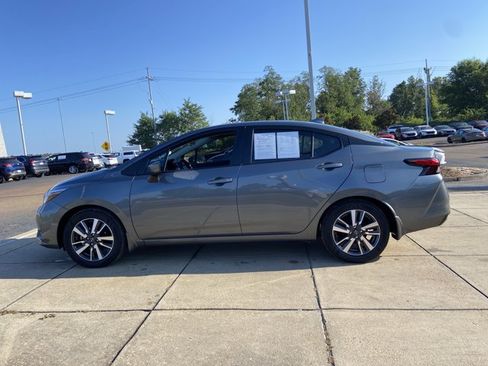 Used 2025 Nissan Versa SV w/ Trunk Package FWD image 7