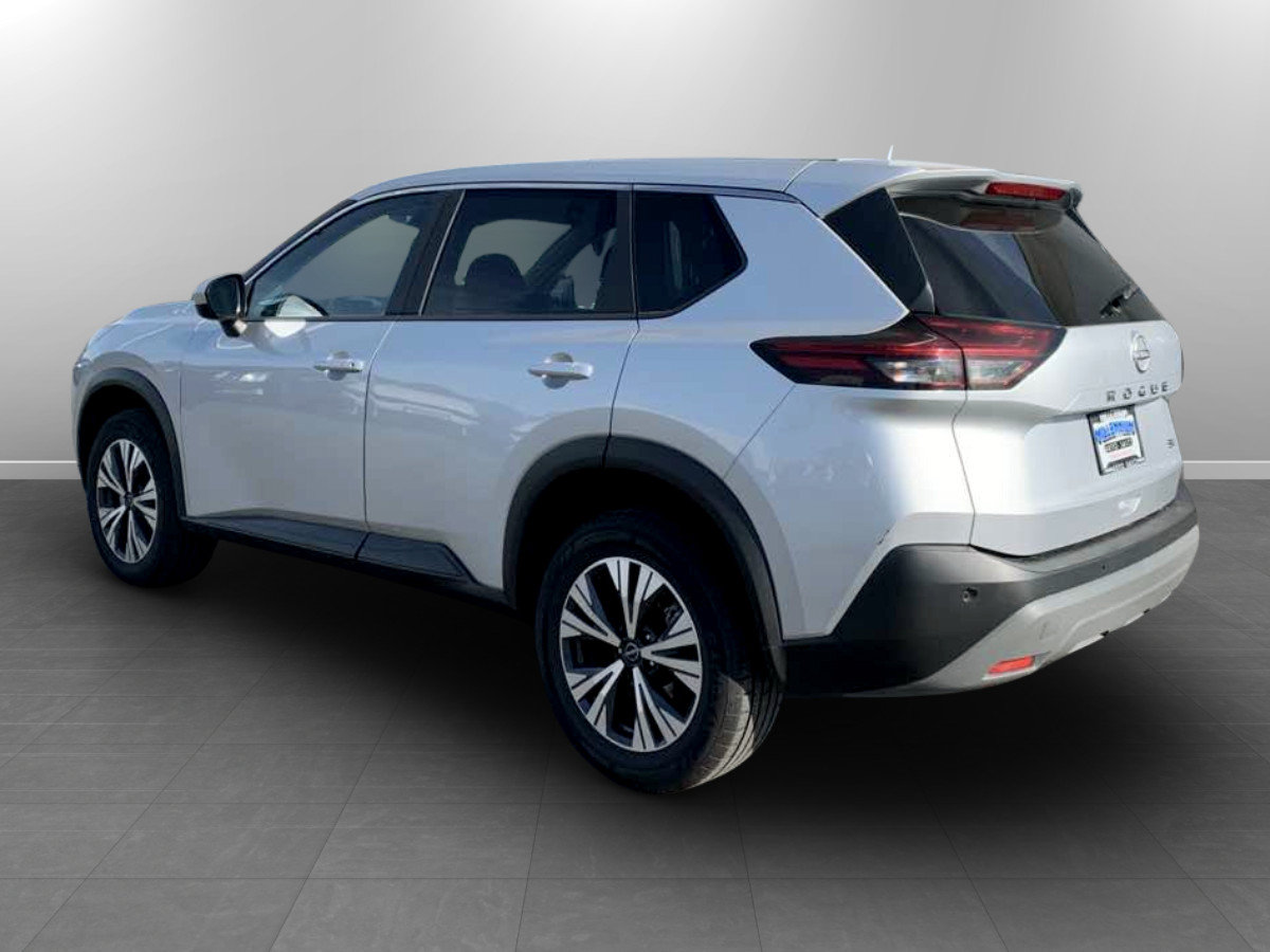 Used 2023 Nissan Rogue SV FWD image 5