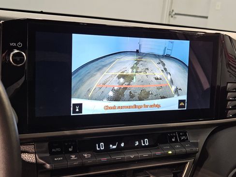 Used 2025 Toyota Camry XSE FWD image 30