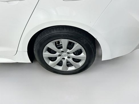 Used 2021 Toyota Corolla LE w/ Carpet Mat Package (TMS) image 11