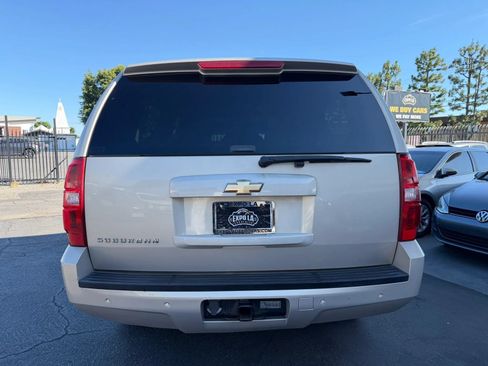 Used 2007 Chevrolet Suburban LT w/ LT Preferred Equipment Group AWD/4WD image 15