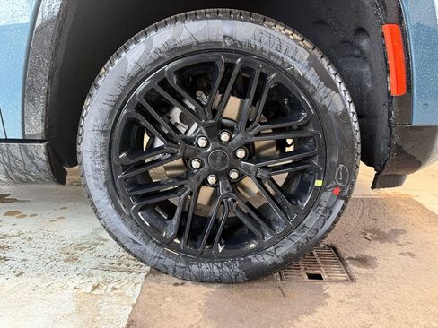 New 2026 Jeep Grand Wagoneer Limited image 17