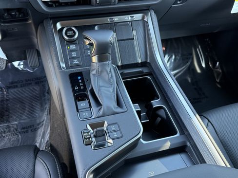 New 2026 Lexus GX 550 AWD/4WD image 25