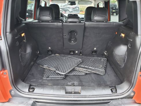 Used 2016 Jeep Renegade Trailhawk w/ Premium Trailhawk Package image 11