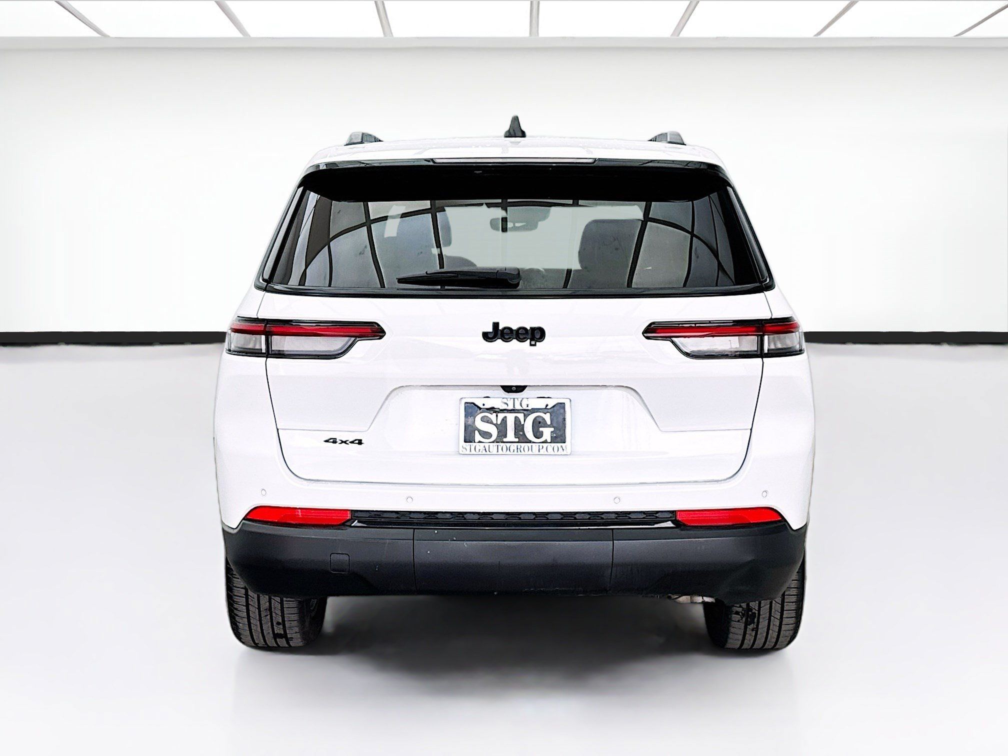 Used 2023 Jeep Grand Cherokee L Laredo AWD/4WD image 5