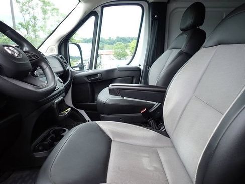 Used 2024 RAM ProMaster 2500 w/ Convenience Group FWD image 13