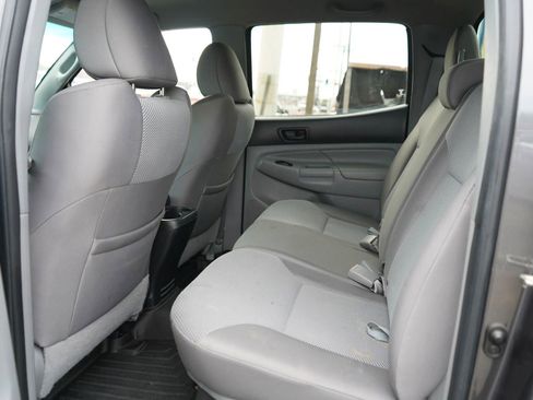 Used 2015 Toyota Tacoma 4x4 Double Cab w/ TRD Off-Road Package image 18