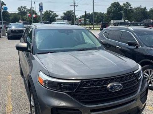 Certified 2021 Ford Explorer 4WD image 2