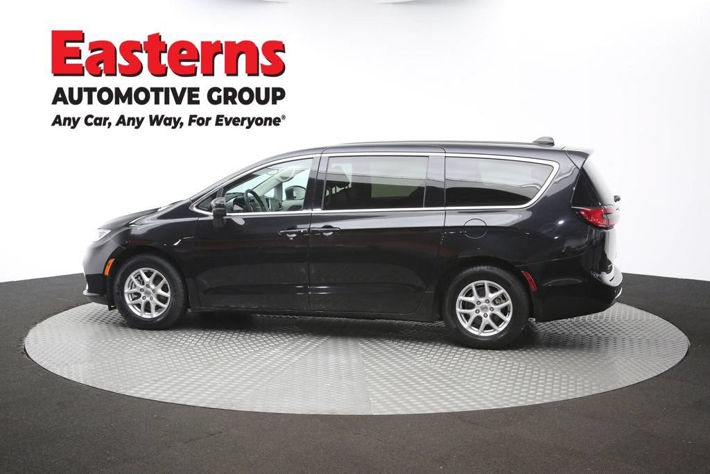 Used 2023 Chrysler Pacifica Touring-L FWD image 64