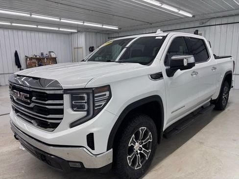 Used 2023 GMC Sierra 1500 SLT w/ SLT Convenience Package AWD/4WD image 3