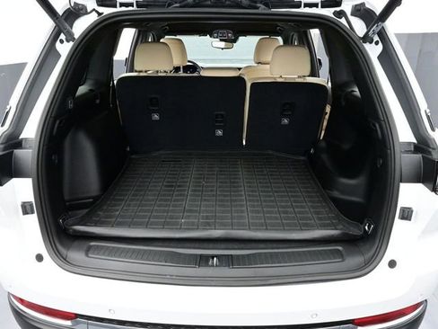 Used 2023 Jeep Grand Cherokee Limited image 14