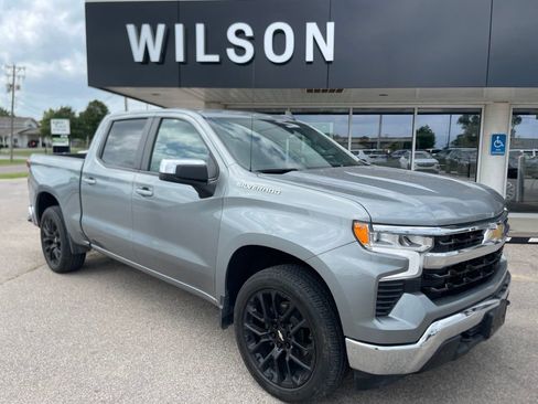 Used 2023 Chevrolet Silverado 1500 LT w/ Leather Package AWD/4WD image 1