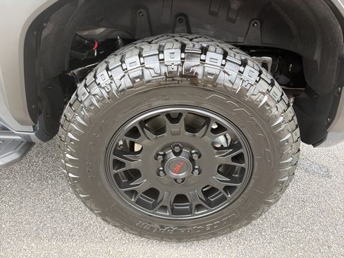 Certified 2025 Toyota 4Runner TRD Off-Road AWD/4WD image 29