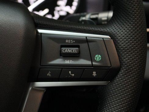 New 2025 Mitsubishi Outlander SE image 10