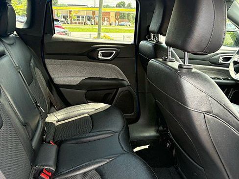 Used 2024 Jeep Compass Latitude AWD/4WD image 15