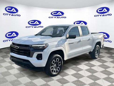 Used 2023 Chevrolet Colorado LT w/ LT Convenience Package III image 9