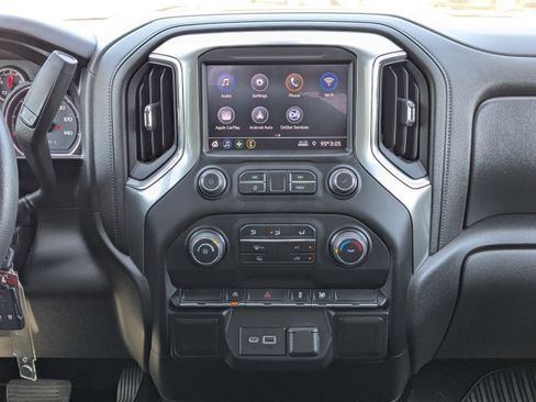 Used 2020 Chevrolet Silverado 1500 LT image 17