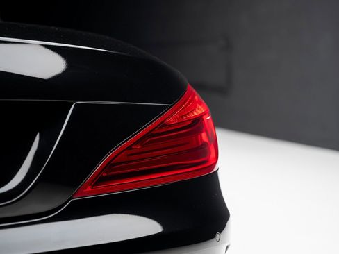 Used 2019 Mercedes-Benz SL 550 image 32