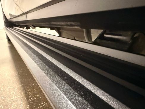 Used 2023 Chevrolet Suburban High Country image 12