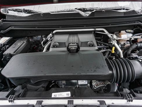 Used 2025 Chevrolet Colorado LT w/ LT Convenience Package image 25