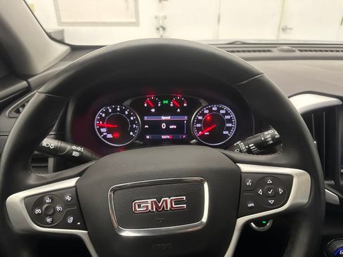Used 2024 GMC Terrain SLT AWD/4WD image 14