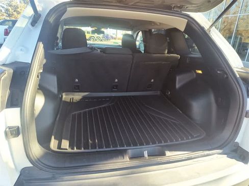 Used 2019 Jeep Cherokee Latitude w/ Popular Appearance Group image 22