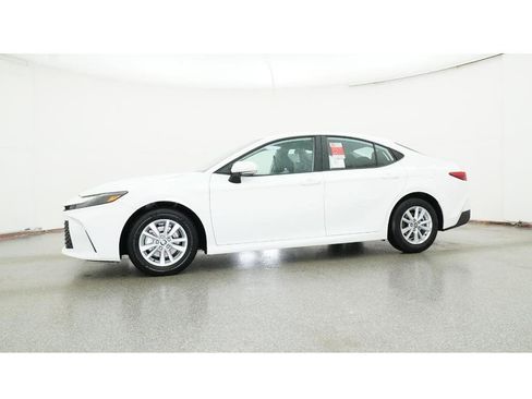 New 2026 Toyota Camry LE image 18