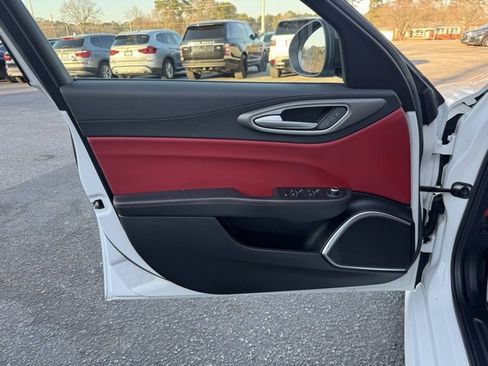 Used 2020 Alfa Romeo Giulia w/ Quick Order Package 22K Sport image 17