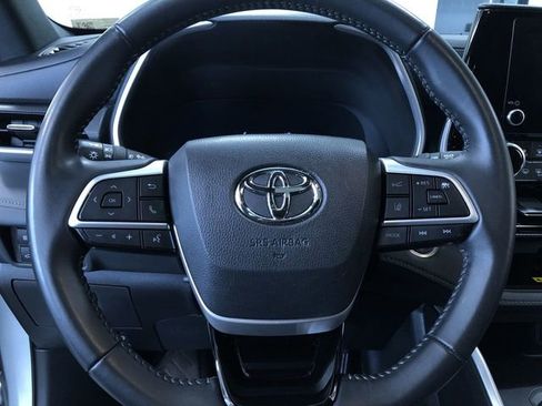 Certified 2025 Toyota Highlander XSE AWD/4WD image 24